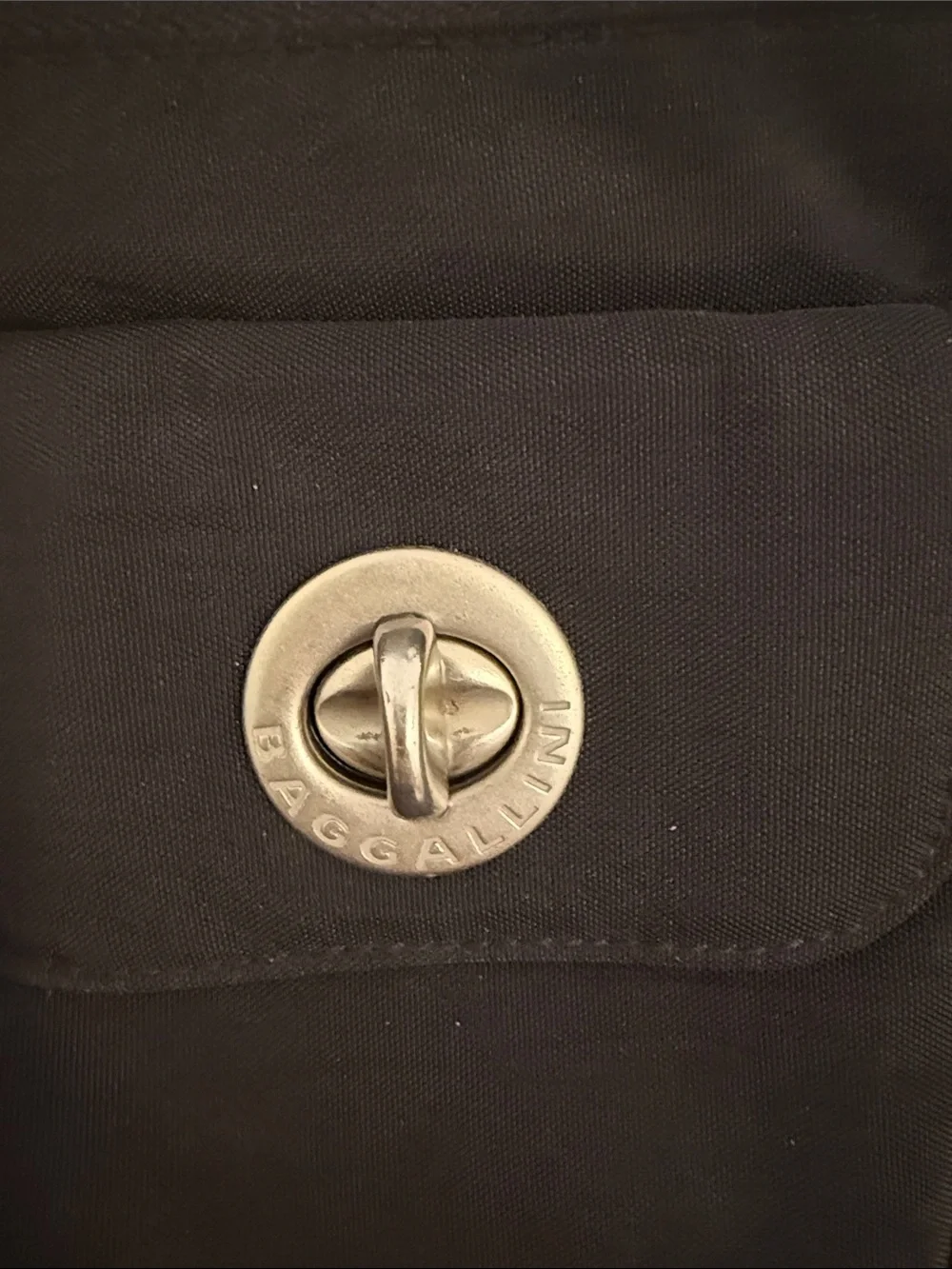 Baggallini Black Crossbody with Front Pockets and Silver Hardware